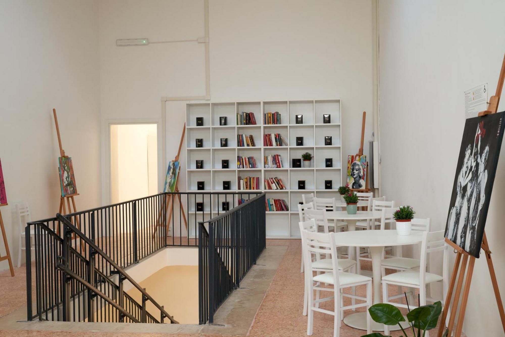 Hub Portanova Hostel Trani Exterior photo